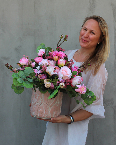 bardzo atrakcyjna kompozycja kwiatowa / bukiet Malaga, wys.38cm