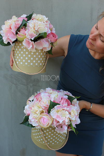 Róże&Groszki kompozycja kwiatowa / bukiet flowerbox, wys.26cm