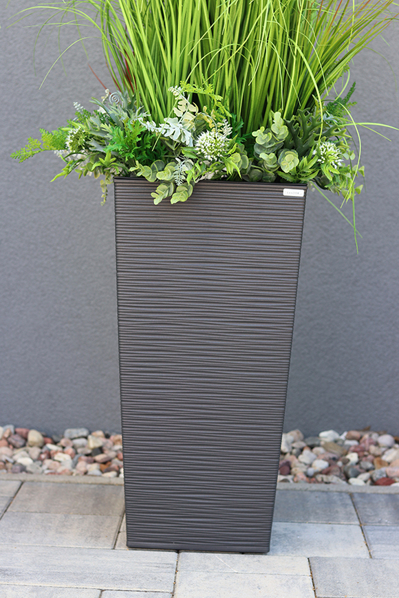 Anna Modern Grey, kompozycja z traw w dłutowanej donicy, wys.160cm 