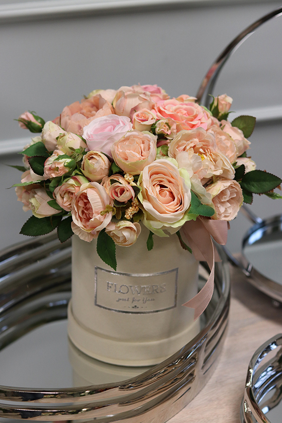 beżowy welurowy flowerbox z różami, Velvetia, wys. 29cm 