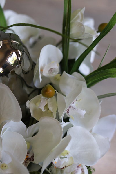 Dekoria Pear 2, storczyk kompozycja kwiatowa w srebrnym naczyniu, wym.29x37cm 