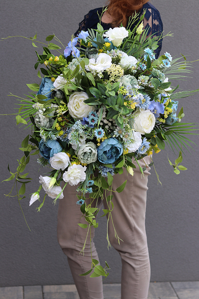 kompozycja / wiązanka nagrobna w gąbce do donicy, Niebieska Poświata, dł.65cm