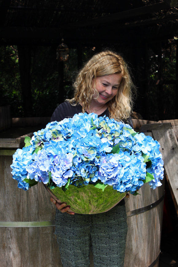 elegancka kompozycja kwiatowa / bukiet Hydrangea wys.40cm, dł.70cm