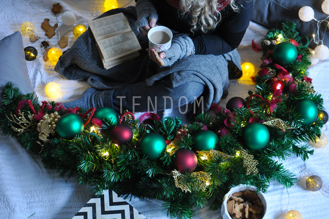 girlanda ze światełkami Green & Gold & Red Christmas, dł.1,6m