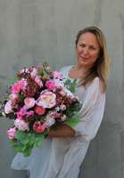 bardzo atrakcyjna kompozycja kwiatowa / bukiet Malaga, wys.38cm