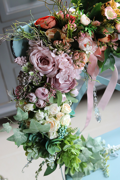 atrakcyjny wianek na drzwi na obręczy, Subtelle Spring, śr.56cm   