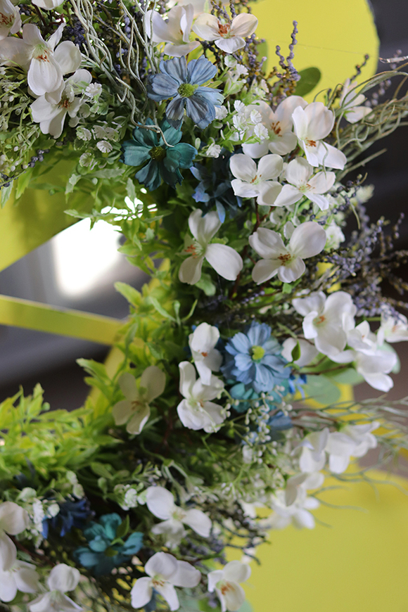 dekoracyjny wianek na drzwi, Niebieska Wiosna, śr.49cm