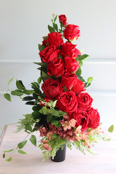 Czerwone Serce, bukiet nagrobny  we wkładzie do wazonu, wys.68cm