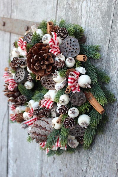 elegancka świąteczny wianek na drzwi, Szyszki z Lasu, śr.27cm