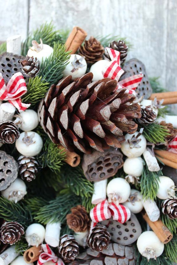 elegancka świąteczny wianek na drzwi, Szyszki z Lasu, śr.27cm