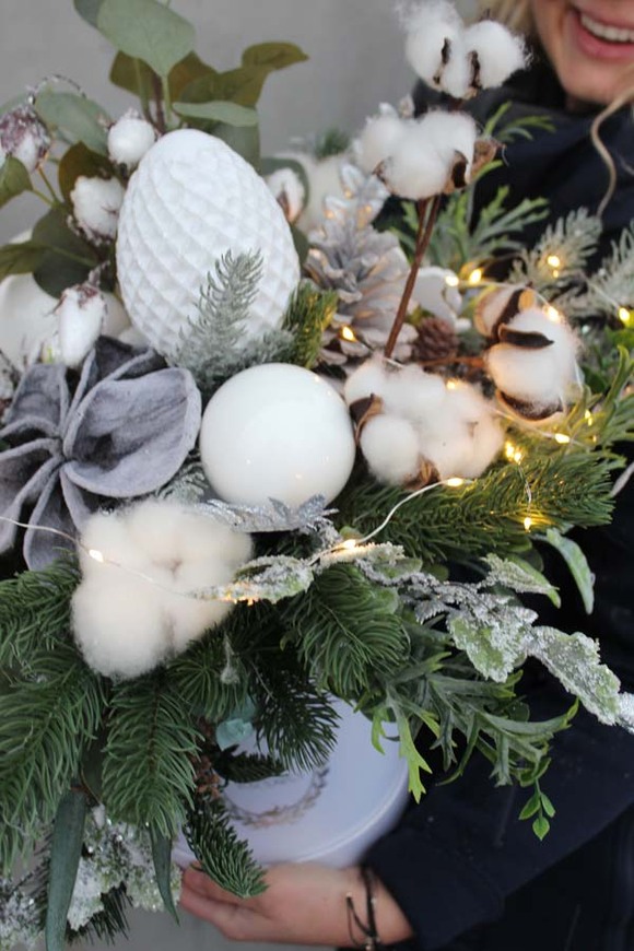 box świąteczny Śnieżna Kraina Big z lampkami led, wys.55cm 