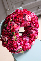 Brightenna, bardzo bogaty, fuksjowy wianek, śr. 40cm