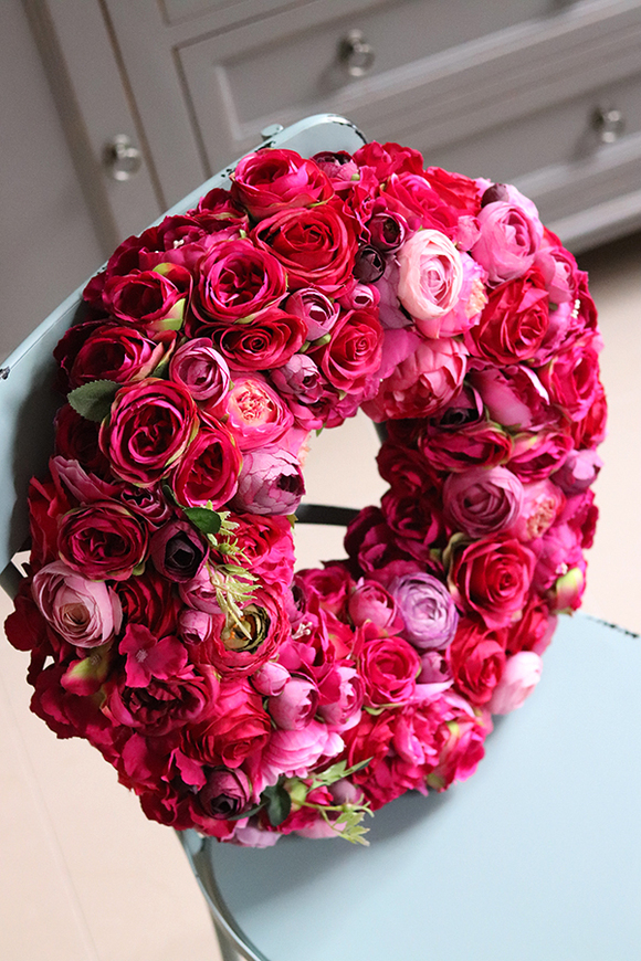 Brightenna, bardzo bogaty, fuksjowy wianek, śr. 40cm