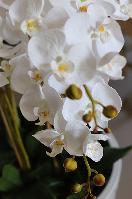 duży sztuczny storczyk w białej donicy, Milena Grande, wys.105cm