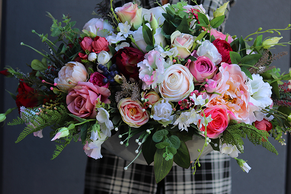 Odettino 2, bogata dekoracja nagrobna w naczyniu, wym.42x60cm