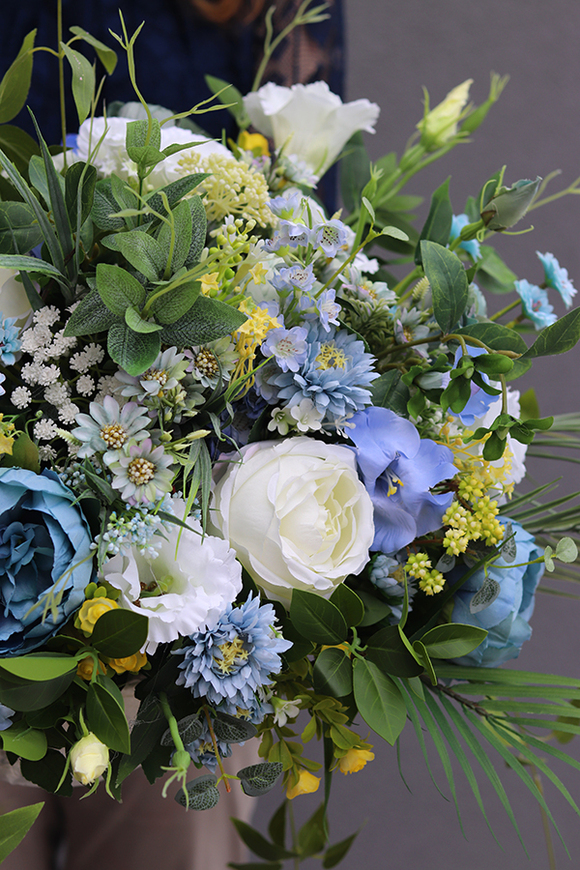 kompozycja / wiązanka nagrobna w gąbce do donicy, Niebieska Poświata, dł.65cm