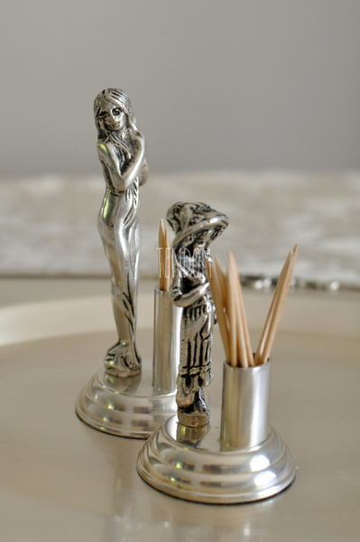 Belladonna, posrebrzany pojemnik na wykałaczki,  wys.12cm