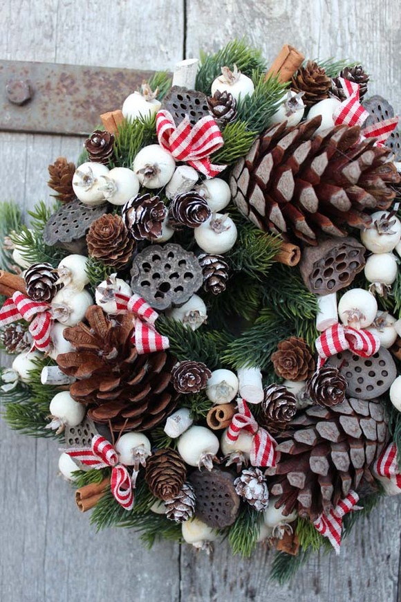 elegancka świąteczny wianek na drzwi, Szyszki z Lasu, śr.27cm