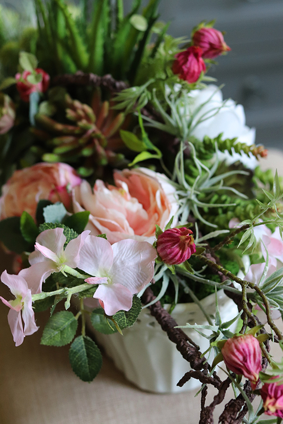 efektowna kompozycja z sukulentami w ażurowej donicy, Wenila 1, dł.58cm