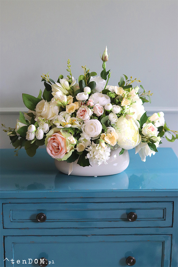 Arroyo 2, bogata kompozycja kwiatowa na stół, wym.30x50cm