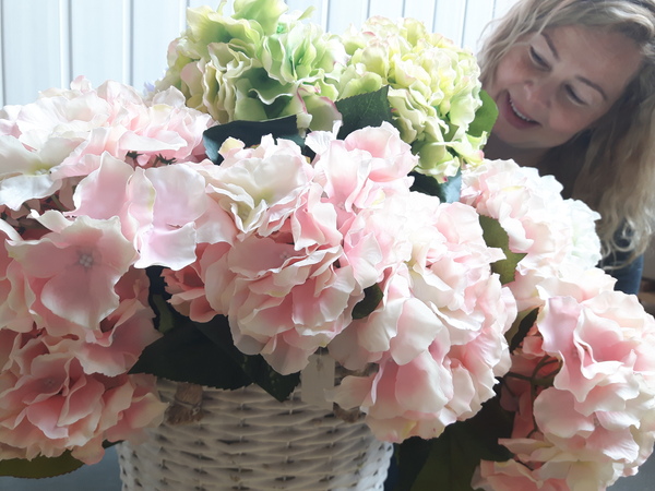 bogaty kosz ze szlachetnymi hortensjami Pastel Ocean 65x60cm 