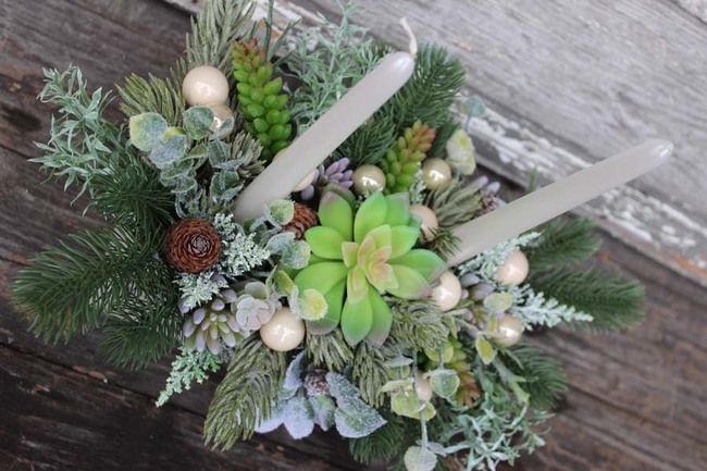 bożonarodzeniowy stroik / kompozycja z Sukulentami wys.35x34x25cm 