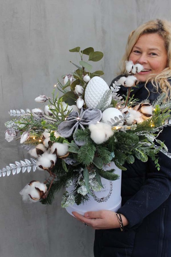 box świąteczny Śnieżna Kraina Big z lampkami led, wys.55cm 