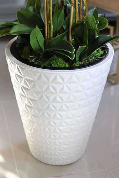 duży sztuczny storczyk w białej donicy, Milena Grande, wys.105cm