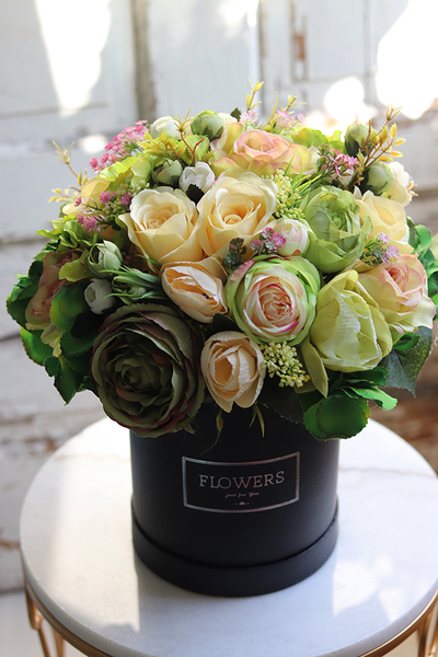 bogaty flowerbox z zielonymi kwiatami, Zielono Mi, wys.38cm 