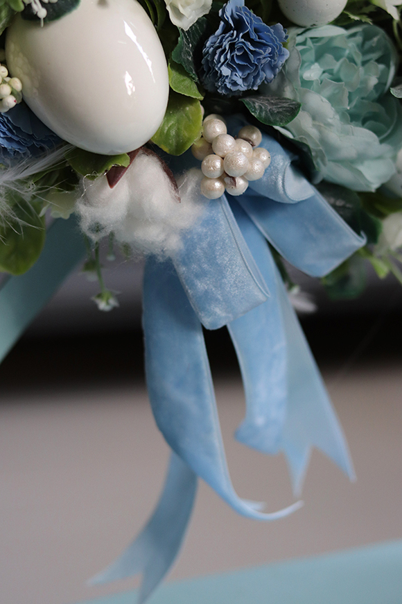Blue Delina, elegancki wielkanocny wianek w błękitach, śr.30cm