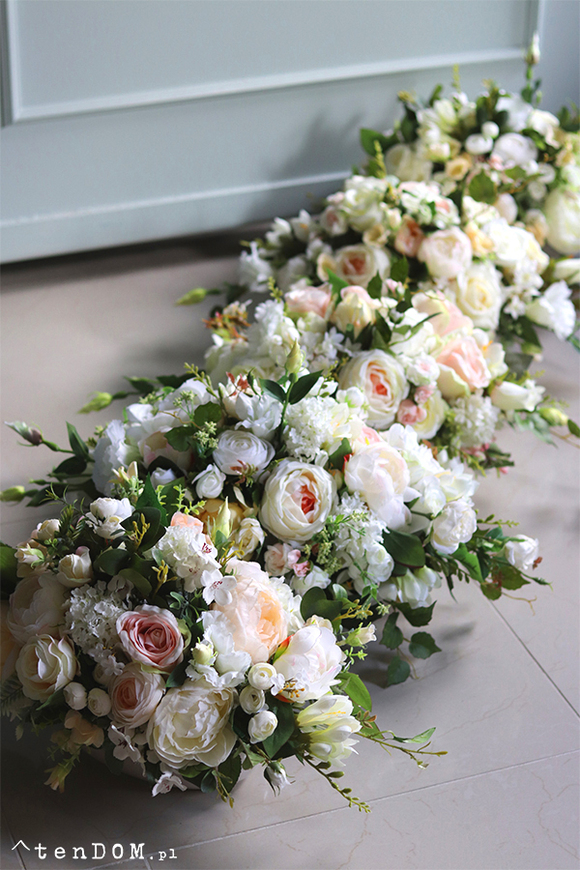 Arroyo 2, bogata kompozycja kwiatowa na stół, wym.30x50cm