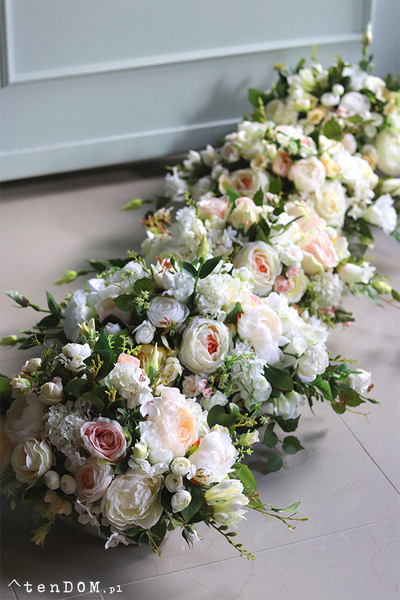 Arroyo 2, bogata kompozycja kwiatowa na stół, wym.30x50cm