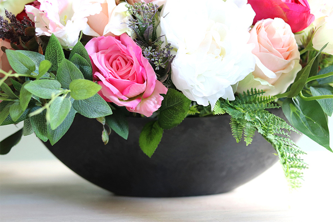 Odettino, bogata dekoracja nagrobna w naczyniu, wym.42x60cm