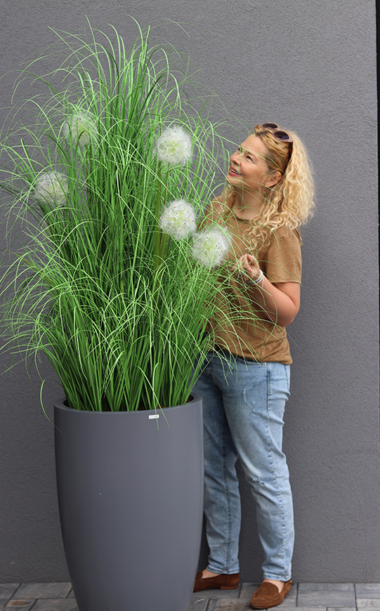 Dandelion Fiberglass Grey, trawa w szarej donicy z dmuchawcami, wys.190cm
