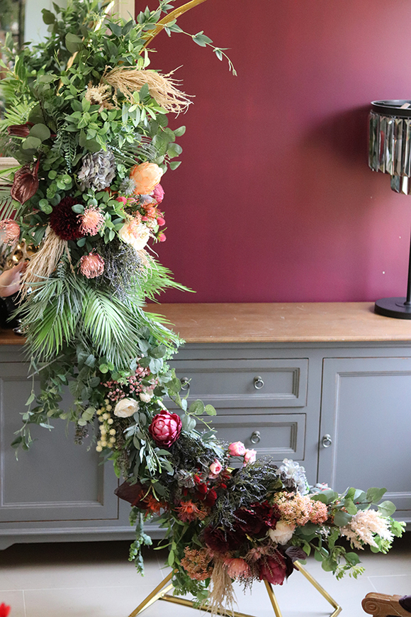 Jasmina Crescent, zachwycająca dekoracja kwiatowa na księżycu, wym.200x144cm