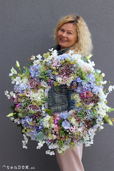 atrakcyjny wielki kwiatowy wianek, Czarująca Wiosna, śr.60cm   