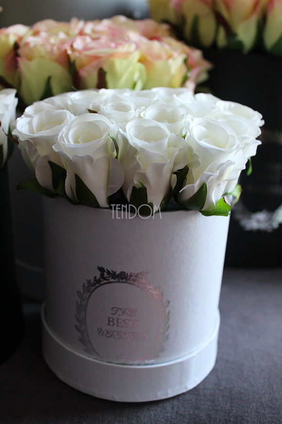 kompozycja kwiatowa / bukiet Flowerbox Kalena, wys.16cm 