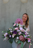 Ilena kompozycja nagrobna w ceramicznym naczyniu, wys.64cm 