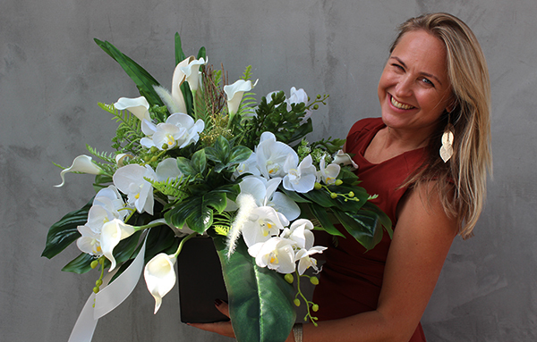 kwiatowa kompozycja nagrobna Kreacja wys.60x80x65cm