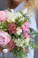 kulista kompozycja nagrobna / bukiet w gąbce florystycznej, Rosario, wys.33cm