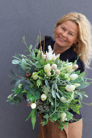 Geloso, kompozycja z tulipanami i suszem w wazonie, wym.63x50cm 