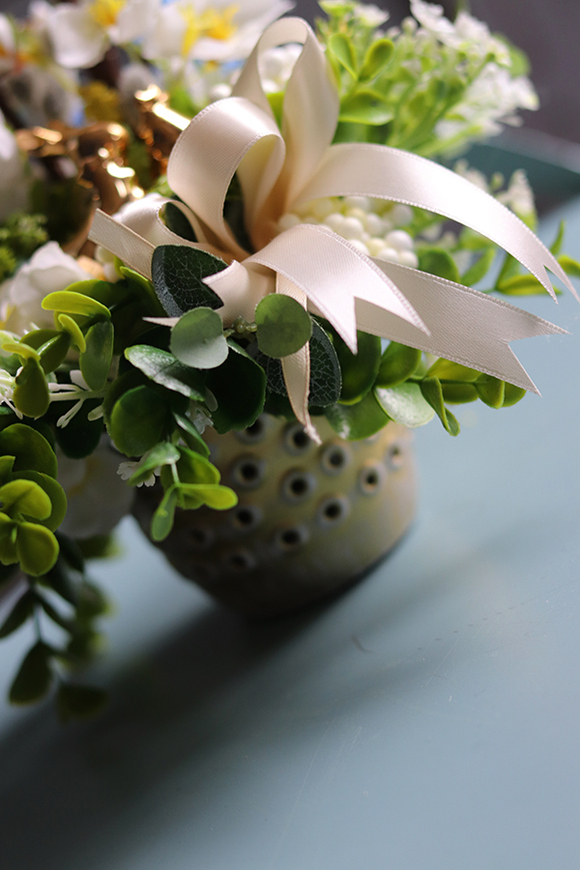 Geraya Blossom, wielkanocny mini - stroik w złotym naczyniu, wys.27cm