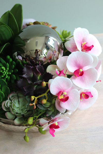 kompozycja kwiatowa z kulą Dekoria Pinky, wym.20x33cm