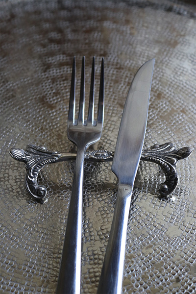 OD RĘKI posrebrzane koziołki pod sztućce, Pałacowe, 6 sztuk