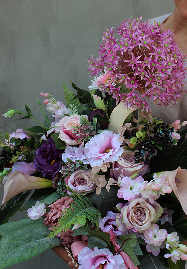 Ilena kompozycja nagrobna w ceramicznym naczyniu, wys.64cm 