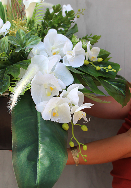 kwiatowa kompozycja nagrobna Kreacja wys.60x80x65cm