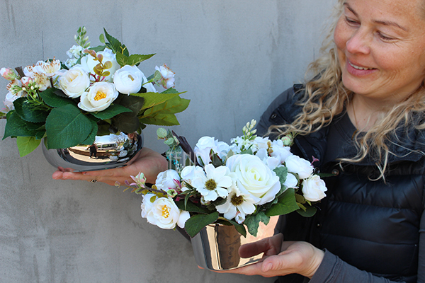 bogata kompozycja kwiatowa w ekskluzywnym naczyniu Infinity, 18x25cm