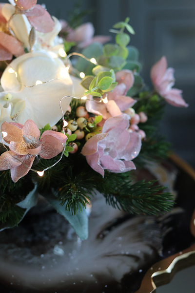 Pudrove Święta, zimowy storczyk, dekoracja LED, wym.23x38cm 