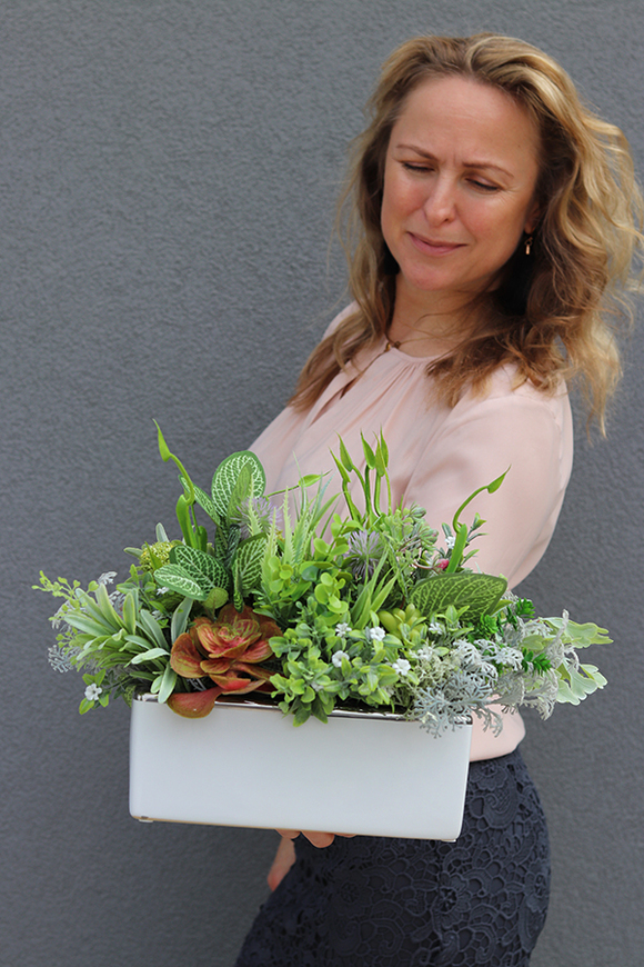 Lorento, kompozycja ze sztucznych sukulentów w donicy glamour, wys.25cm