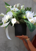 kwiatowa kompozycja nagrobna Kreacja wys.60x80x65cm